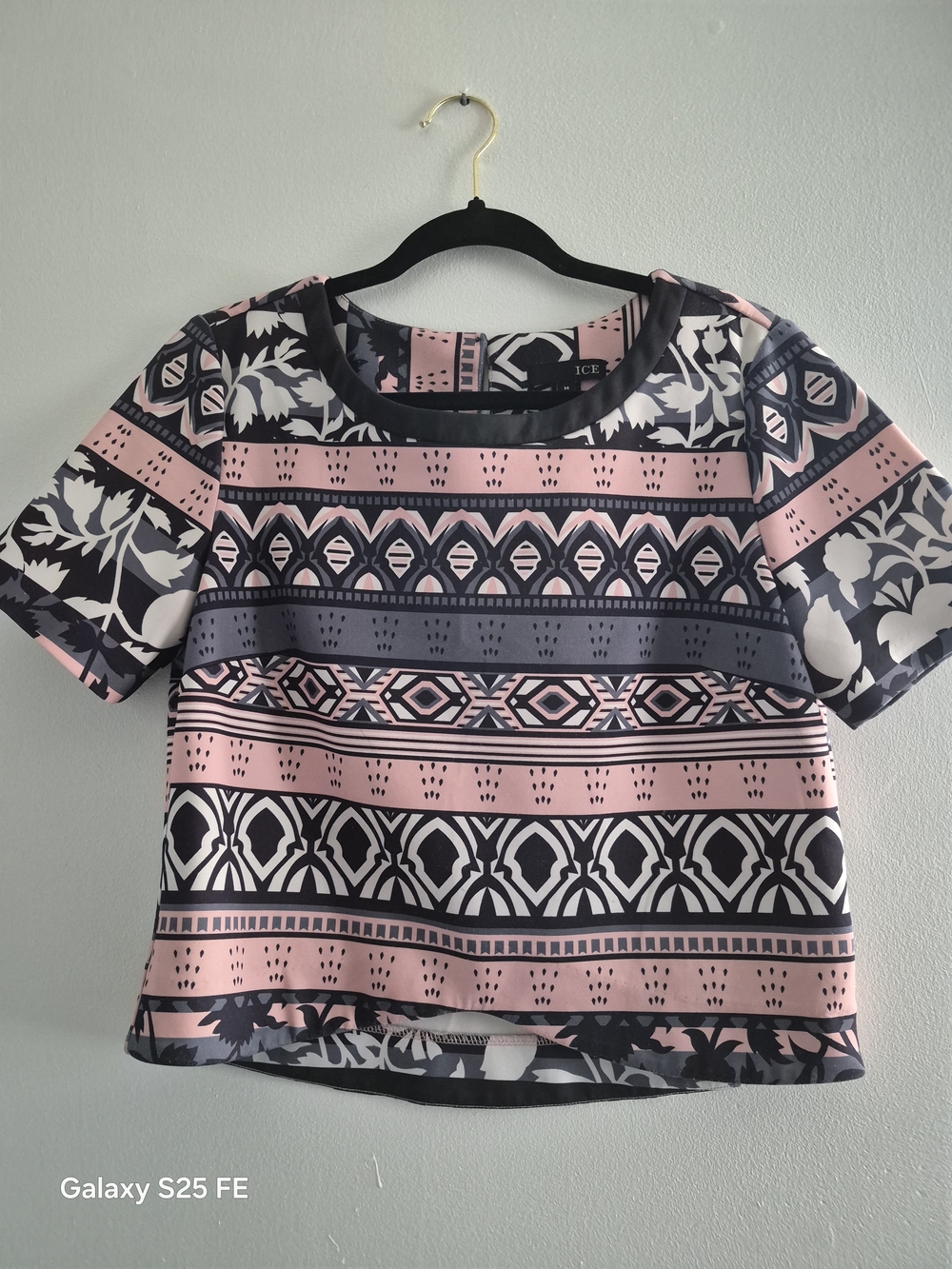 Ice Short Sleeve Patterned Tee in Pink, Black & White